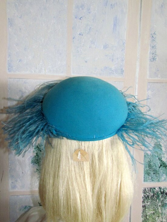 SILLY VINTAGE HAT, TURQUOISE w CRAZY FEATHERS, MERRIMAC EXCELLO- FABULOUS FUN! main image 5